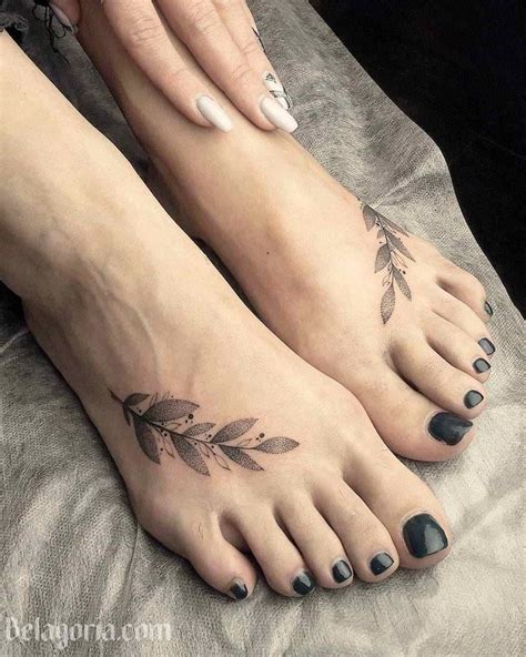 tatuajes pie mujer|Tatuajes en los pies: 57 opciones para MUJER